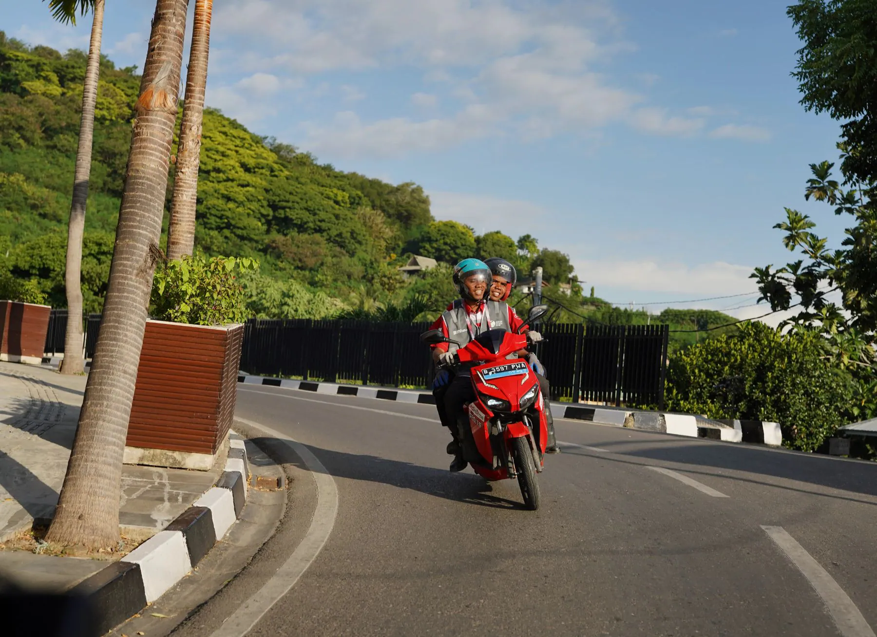 Transformasi digital dalam dunia bisnis dengan dukungan solusi teknologi