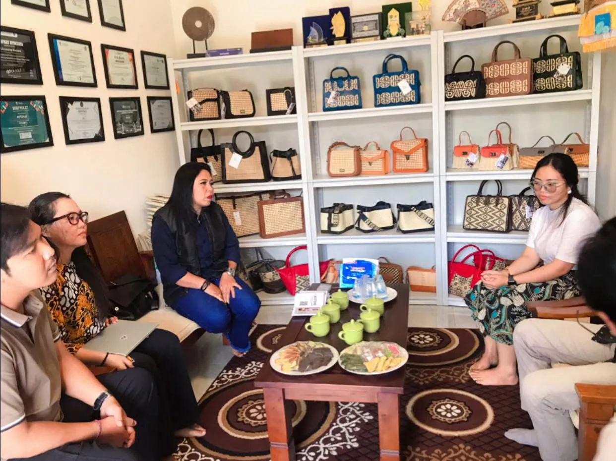 Fasilitator Rumah BUMN Telkom Ajak Digitalisasi UMKM Binaan