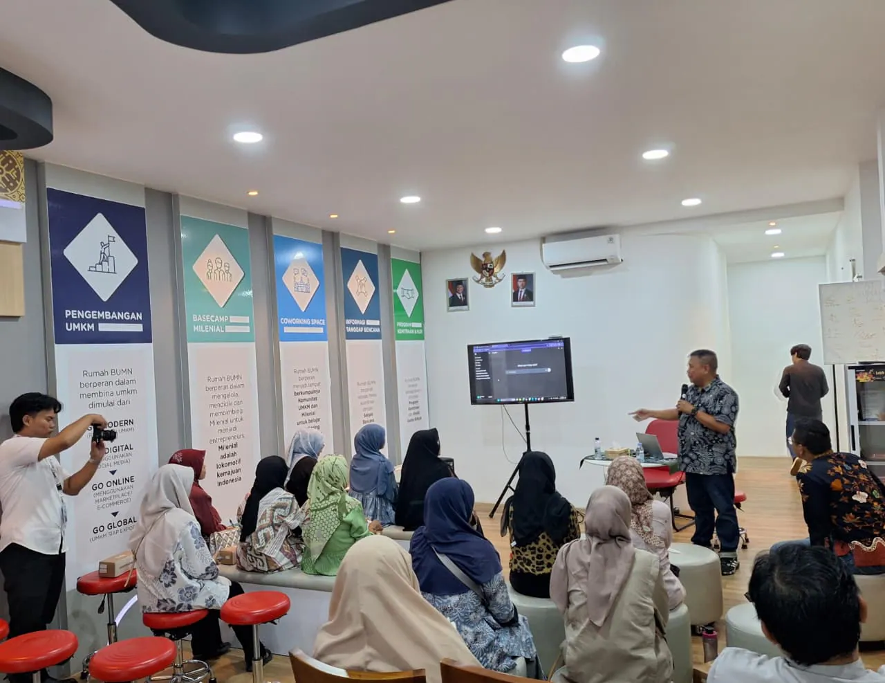 Rumah BUMN Telkom Dorong Digitalisasi UMKM Pekalongan Naik Kelas