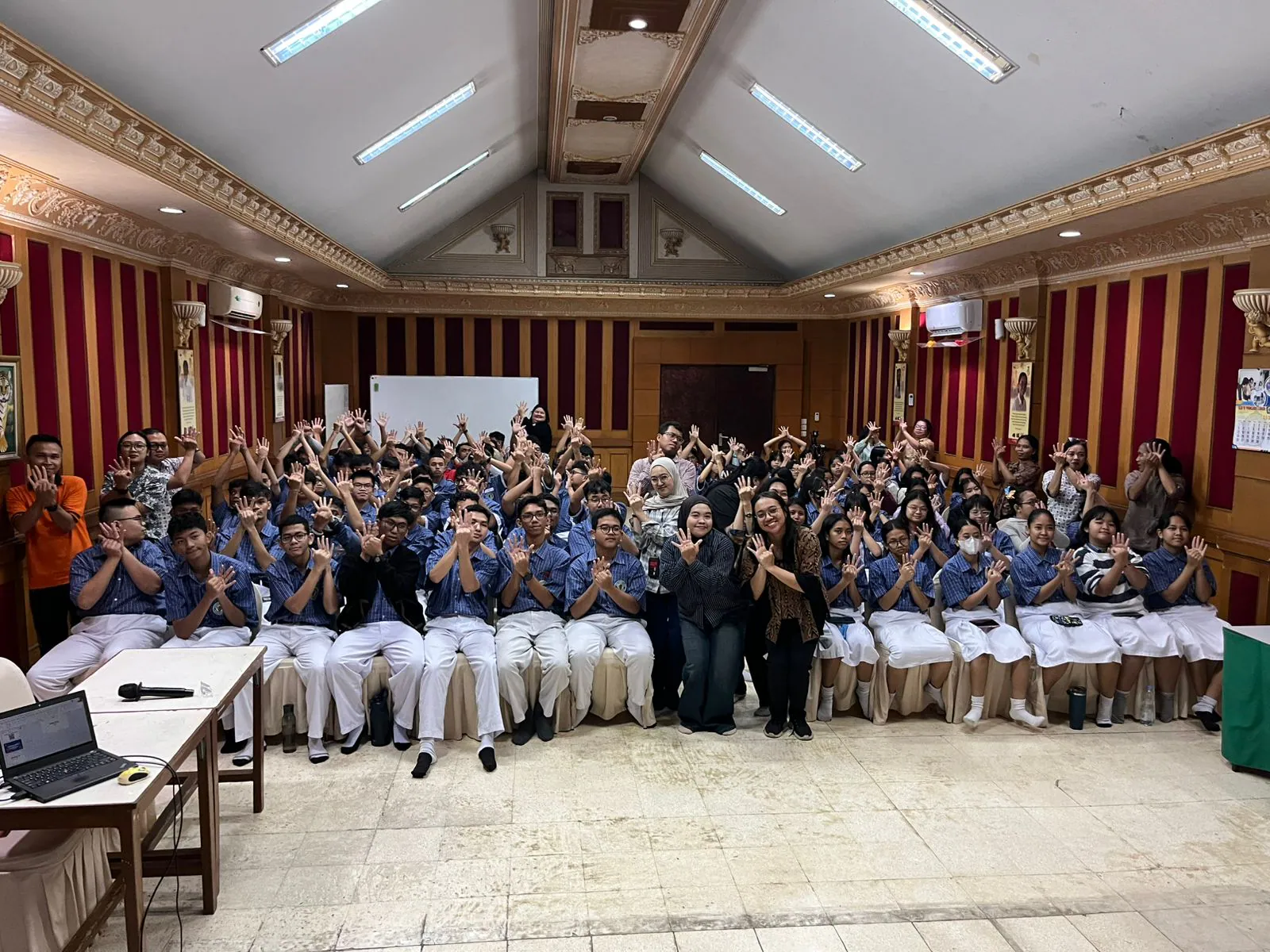 Bangun Kesadaran Keamanan Digital, 420 Siswa Ikuti Program CyberHeroes Telkom