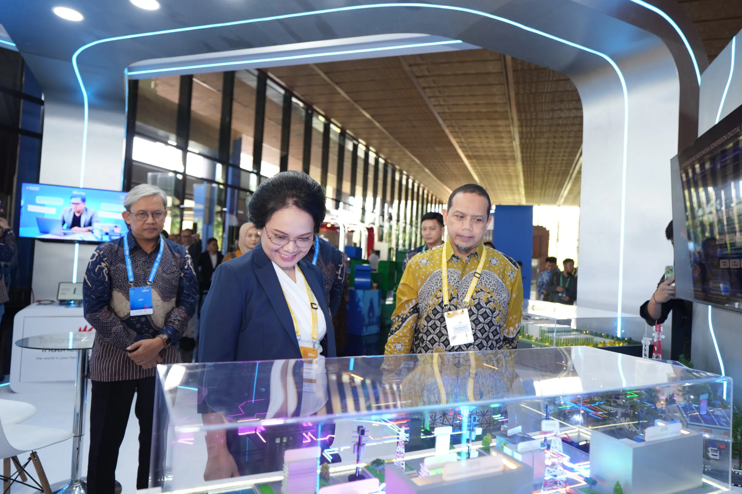 Tiga Srikandi TelkomGroup Hadirkan Perspektif Kepemimpinan Perempuan di Bali Tech Week 2026