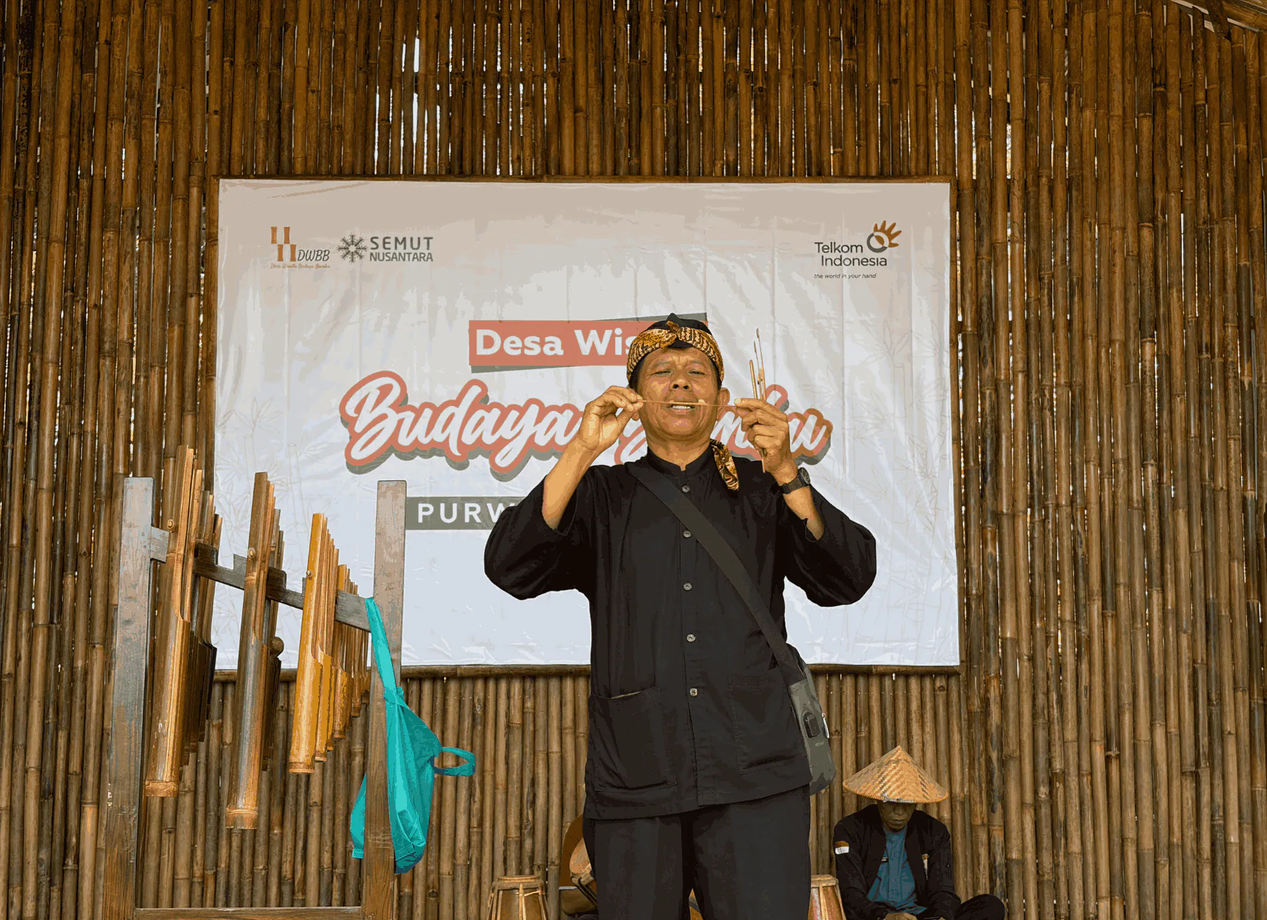 Dukung Kemandirian Perdesaan, Telkom Kembangkan Desa Purwaraja Menjadi Desa Wisata Bambu Berbasis Budaya dan Kuliner Lokal