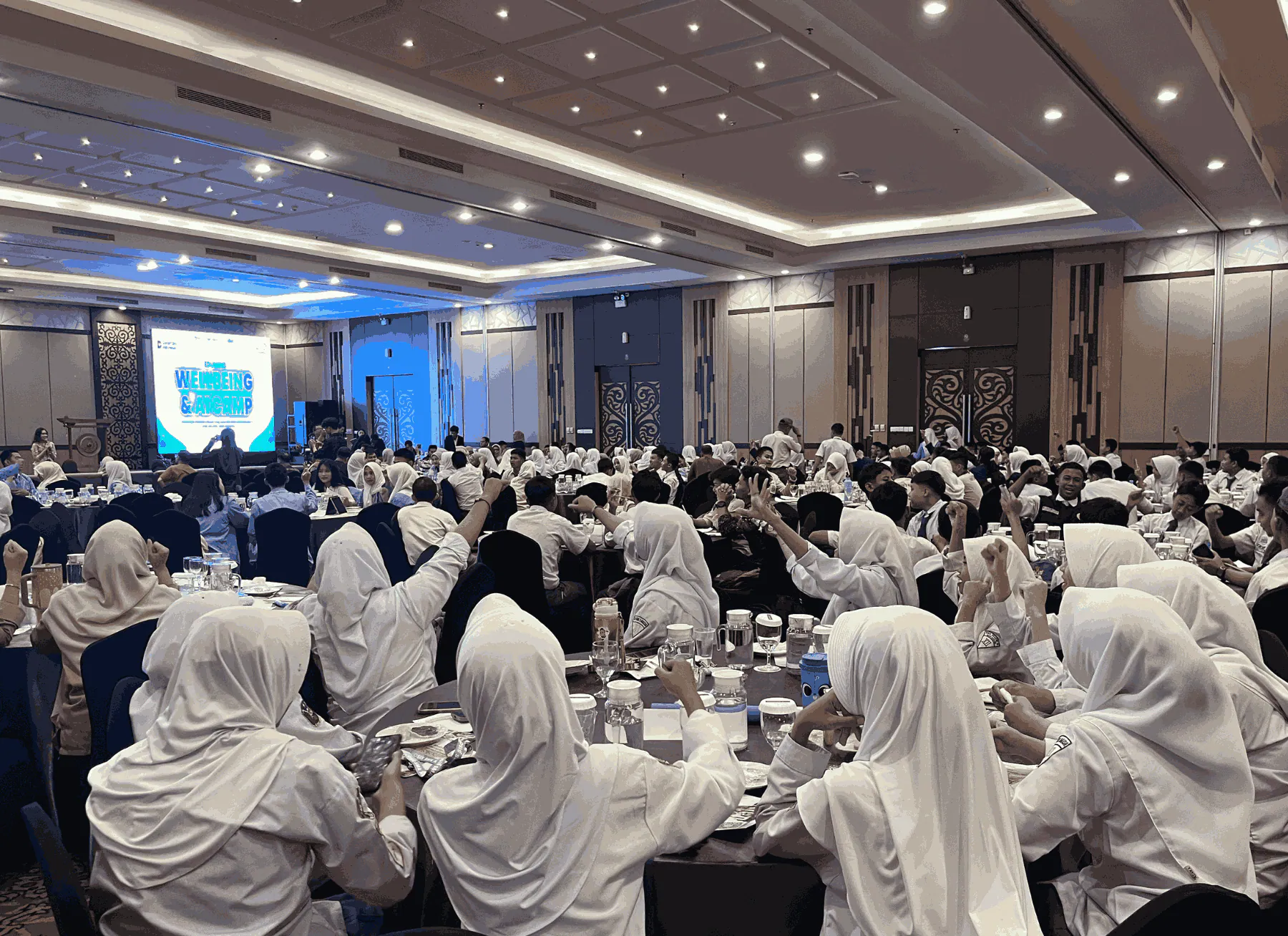 Libatkan 350 Pelajar dan Guru, Telkom Hadirkan EduMind Wellbeing & AI Camp di Makassar untuk Wujudkan Ekosistem Sekolah Digital yang Sehat dan Suportif